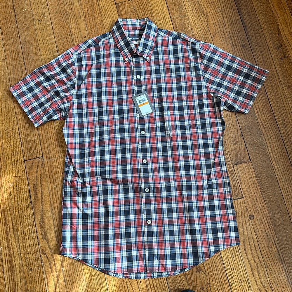 Van Huesen Men’s Short Sleeve Dress Shirt (Small)
